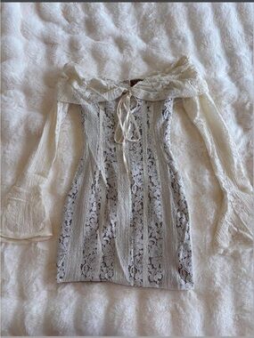 House of CB Sadie Vintage Cream Floral Lace Off-Shoulder Mini Long Sleeve Dress
